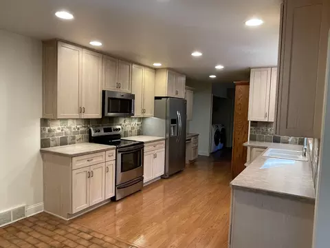 1815 Gladewood, Freeport, IL 61032 photo 7