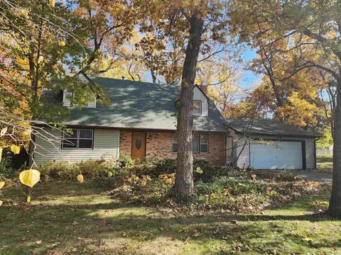 13725 Beaver Dr, Roscoe, IL 61073 photo 1