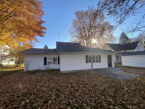 518 N Broad St, Lanark, IL 61046 photo 6