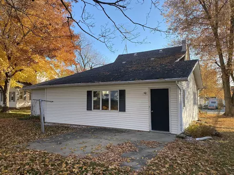 518 N Broad St, Lanark, IL 61046 photo 5