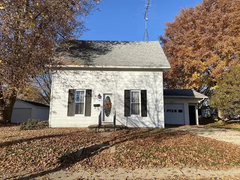 518 N Broad St, Lanark, IL 61046 photo 2