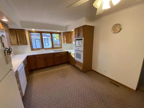 518 N Broad St, Lanark, IL 61046 photo 9