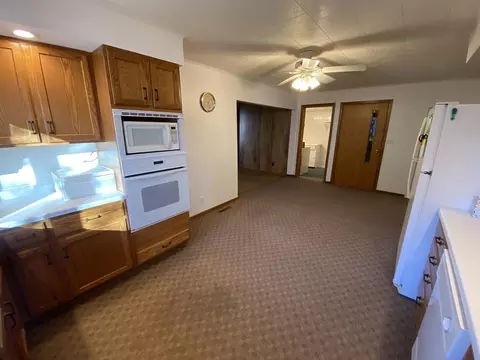 518 N Broad St, Lanark, IL 61046 photo 10