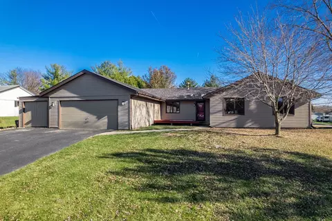 9287 Winterfield Ln, Roscoe, IL 61073 photo 1
