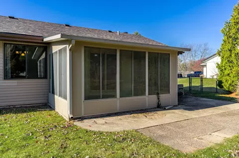 9287 Winterfield Ln, Roscoe, IL 61073 photo 16