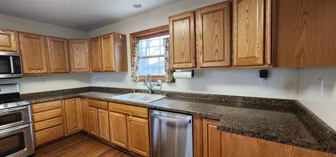 824 E Jackson St, Belvidere, IL 61008 photo 6