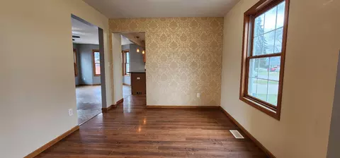 824 E Jackson St, Belvidere, IL 61008 photo 14