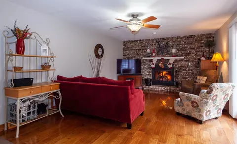 3982 Montclair Rd, Roscoe, IL 61073 photo 9