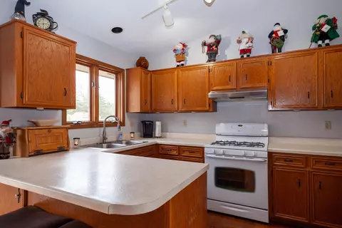 3982 Montclair Rd, Roscoe, IL 61073 photo 7