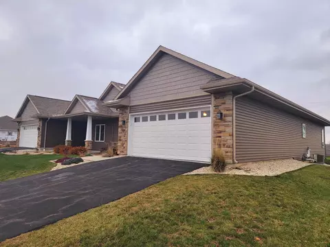 3041 S Bartells Dr, Beloit, WI 53511 photo 3