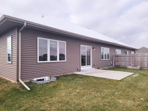 3041 S Bartells Dr, Beloit, WI 53511 photo 5