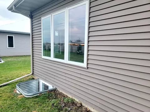 3041 S Bartells Dr, Beloit, WI 53511 photo 8
