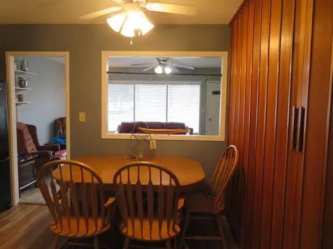 309 E Pershing St, Freeport, IL 61032 photo 9
