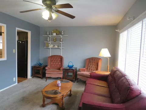 309 E Pershing St, Freeport, IL 61032 photo 6