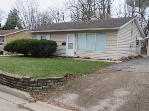 309 E Pershing St, Freeport, IL 61032 photo 12