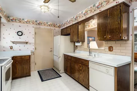315 E 10th St, Pecatonica, IL 61063 photo 14
