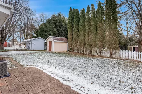 315 E 10th St, Pecatonica, IL 61063 photo 43