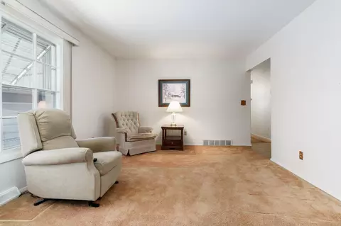 315 E 10th St, Pecatonica, IL 61063 photo 10