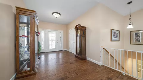 9074 Forest Ridge Dr, Roscoe, IL 61073 photo 3