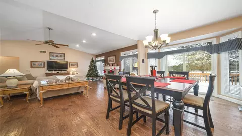 9074 Forest Ridge Dr, Roscoe, IL 61073 photo 9