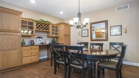 9074 Forest Ridge Dr, Roscoe, IL 61073 photo 6