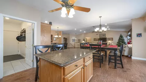 9074 Forest Ridge Dr, Roscoe, IL 61073 photo 12