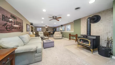 9074 Forest Ridge Dr, Roscoe, IL 61073 photo 32