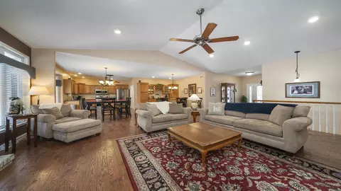 9074 Forest Ridge Dr, Roscoe, IL 61073 photo 14