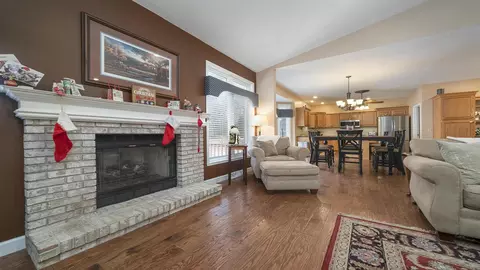 9074 Forest Ridge Dr, Roscoe, IL 61073 photo 15