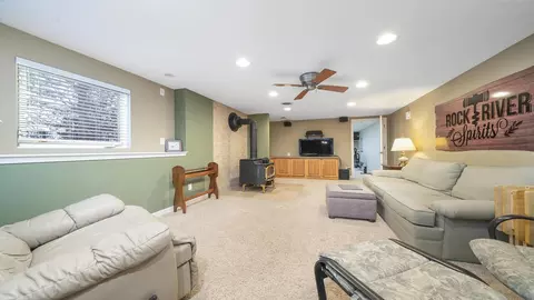 9074 Forest Ridge Dr, Roscoe, IL 61073 photo 31