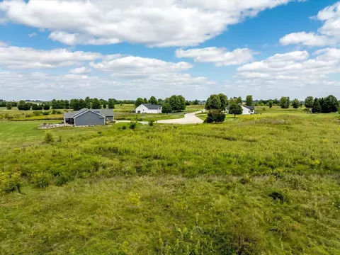Longworth Close, Stillman Valley, IL 61084