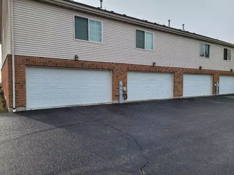 277 Par Five Dr, Dekalb, IL 60115 photo 2