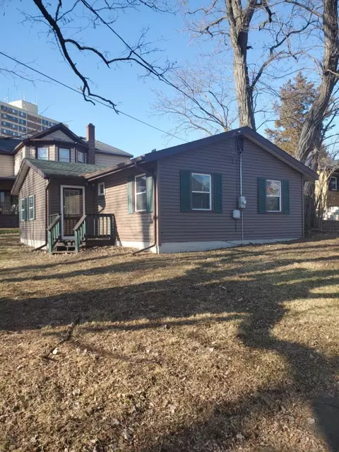 206 Ringold, Freeport, IL 61032 photo 2
