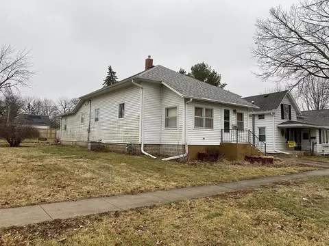 313 S High St, Lanark, IL 61046 photo 3