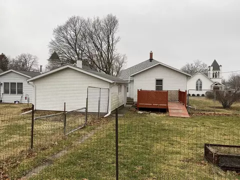 313 S High St, Lanark, IL 61046 photo 5