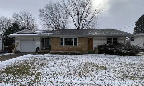 130 Parker Ct, Lanark, IL 61046 photo 1