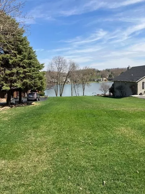 77 Delburne, Lake Summerset, IL 61019