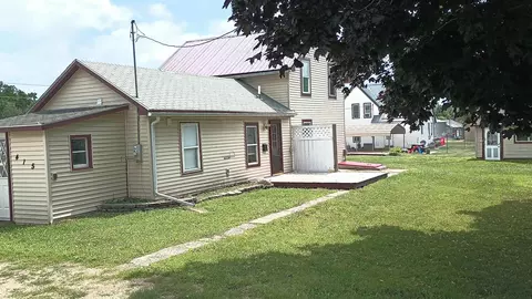 415 Anson St, Warren, IL 61087