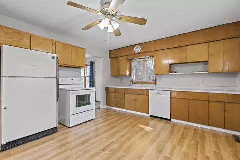 410 E 5th St, Byron, IL 61010 photo 8
