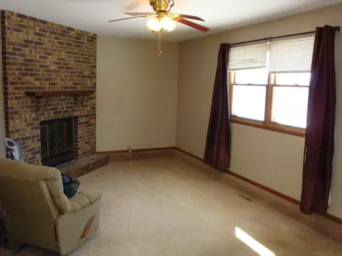 4007 Great Republic Rd, Cherry Valley, IL 61016 photo 6