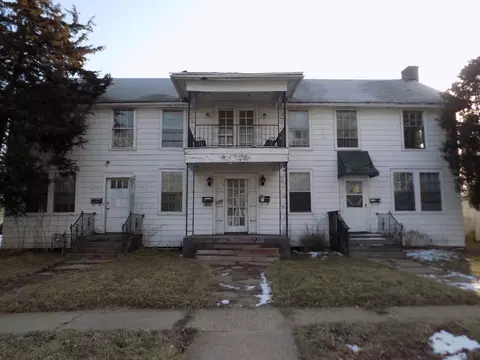 2304 S 4th St, Rockford, IL 61104