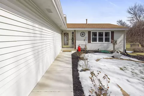 6588 Sutter Dr, Roscoe, IL 61073 photo 3