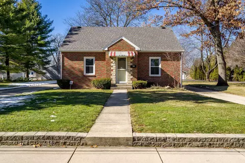 5322 East Dr, Loves Park, IL 61111