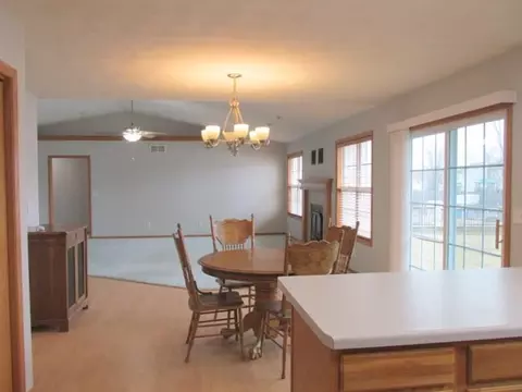 738 Hampton Dr, Byron, IL 61010 photo 9
