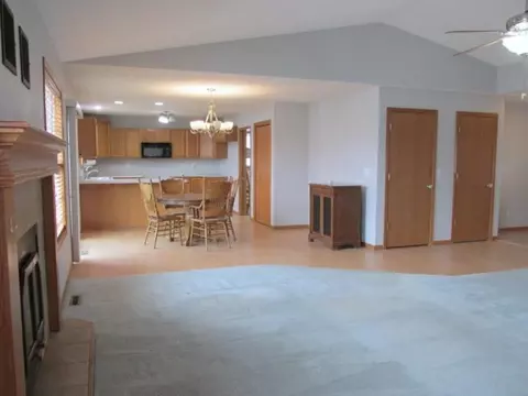738 Hampton Dr, Byron, IL 61010 photo 5