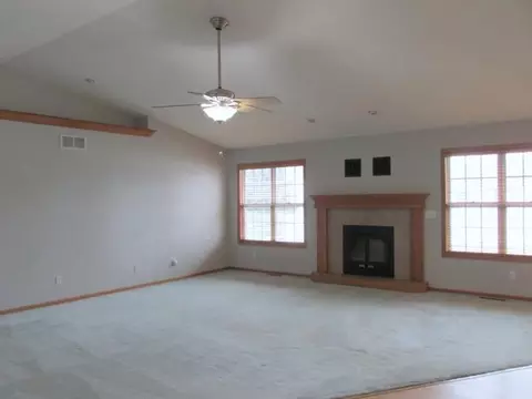 738 Hampton Dr, Byron, IL 61010 photo 3