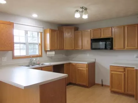 738 Hampton Dr, Byron, IL 61010 photo 8