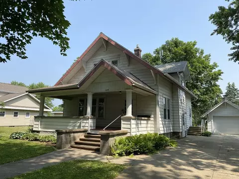 609 E Locust St, Lanark, IL 61046 photo 4