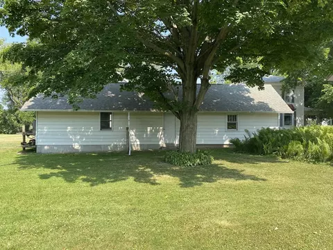 609 E Locust St, Lanark, IL 61046 photo 7