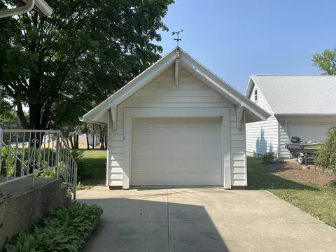 609 E Locust St, Lanark, IL 61046 photo 8